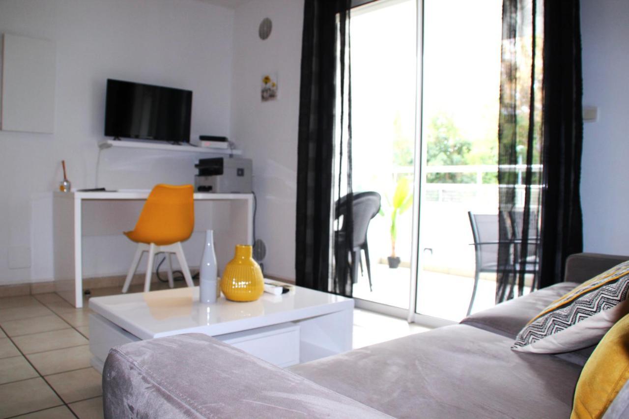 Nouveau ! Studio meublé, moderne, idéalement situé La Possession Exterior foto