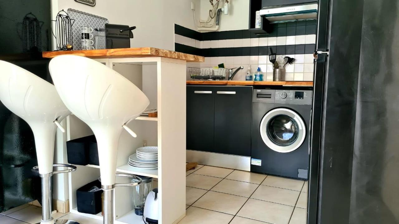 Nouveau ! Studio meublé, moderne, idéalement situé La Possession Exterior foto